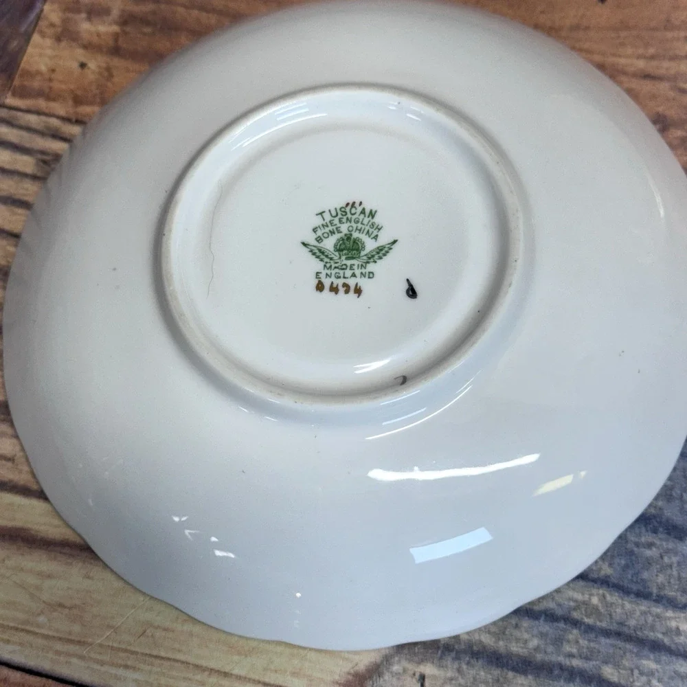 Set Of 2 Tuscan Fine English Bone China England‎ Saucers Pale Pink Green Plates